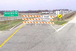 Figure 10-21 : Type III Barricade (Deployed)